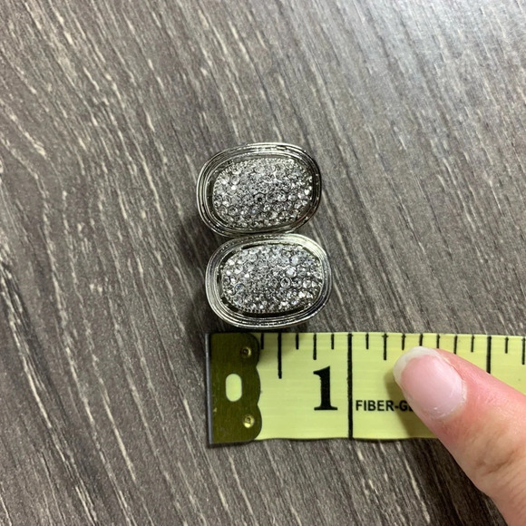 VTG Oval Silver  Toned Sparkly Clip On Earrings Not Marked Costume Jewellery - Picture 6 of 8